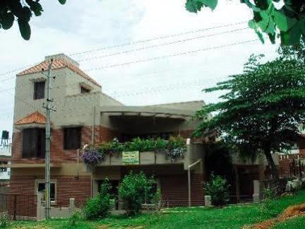 Tulips Homestay Mysore Exterior photo